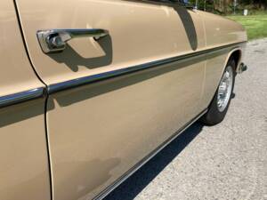 Image 15/49 de Mercedes-Benz 230&#x2F;4 (1974)