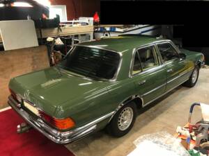 Image 2/58 of Mercedes-Benz 280 S (1975)