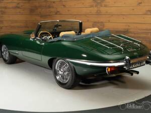 Image 7/19 of Jaguar E-Type (1970)