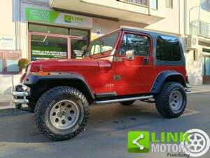 Image 1/10 of Jeep Wrangler 2.5L (1992)