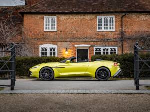 Image 13/42 de Aston Martin Vanquish Zagato Volante (2018)