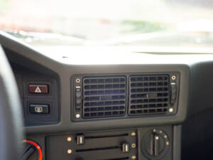 Image 45/63 of BMW 528i (1984)