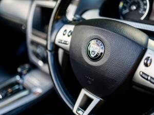 Image 27/50 de Jaguar XKR (2007)