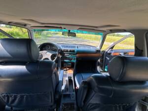 Image 18/33 de BMW 735i (1990)