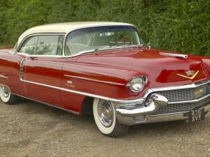 Image 3/50 of Cadillac 62 Coupe DeVille (1956)