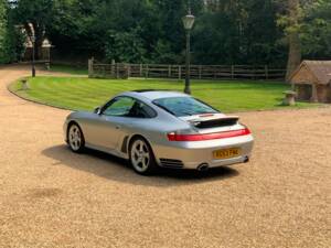 Image 15/22 of Porsche 911 Carrera 4S (2003)