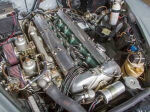 Image 18/20 of Jaguar Mk II 3.8 (1962)