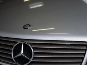 Image 43/50 of Mercedes-Benz SL 320 (1998)