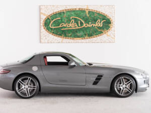Image 13/56 de Mercedes-Benz SLS AMG (2011)