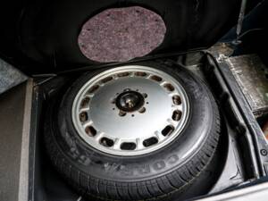 Image 21/43 of Mercedes-Benz 300 SL (1989)