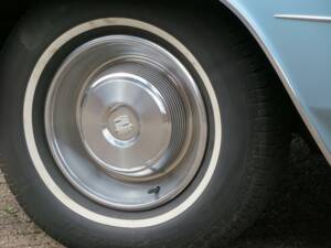 Image 11/18 of Cadillac DeVille Convertible (1965)