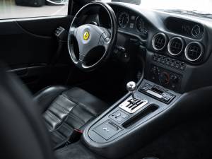 Immagine 15/39 di Ferrari 550 Maranello (1999)