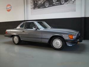 Bild 2/50 von Mercedes-Benz 560 SL (1989)