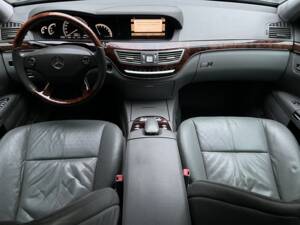 Bild 10/17 von Mercedes-Benz S 350 (2007)