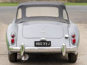 Image 12/36 of MG MGA 1500 (1959)