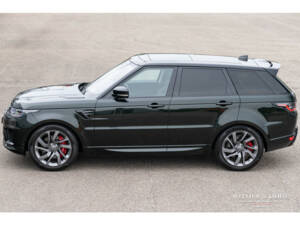 Image 2/40 of Land Rover Range Rover Sport P400e PHEV (2019)