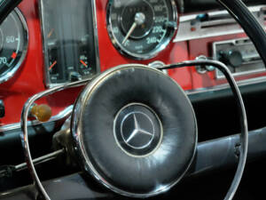 Bild 9/28 von Mercedes-Benz 230 SL (1964)