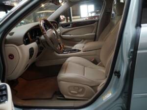 Imagen 6/46 de Jaguar XJ 8 4.2 (2004)