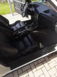 Image 10/55 of BMW 320i (1991)