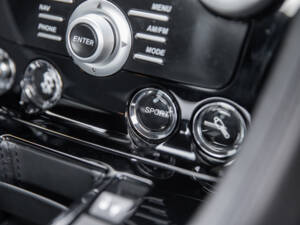 Bild 61/71 von Aston Martin DBS (2011)