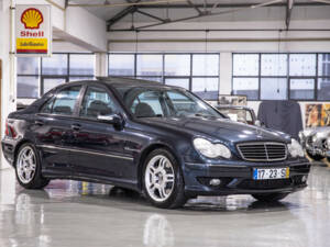 Bild 2/18 von Mercedes-Benz C 32 AMG (2001)