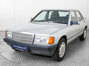 Bild 17/50 von Mercedes-Benz 190 E (1986)