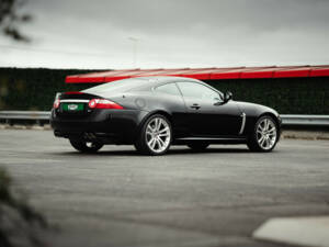 Image 6/33 of Jaguar XKR (2008)