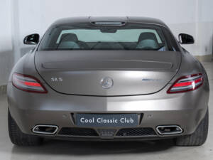 Image 6/33 of Mercedes-Benz SLS AMG (2010)