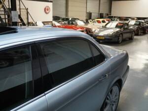 Image 39/50 of Jaguar XJ 8 4.2 (2007)