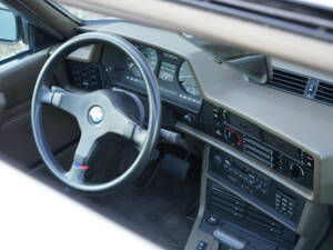 Bild 28/50 von BMW 635 CSi (1986)