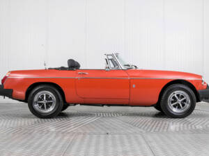 Image 13/50 of MG MGB (1976)
