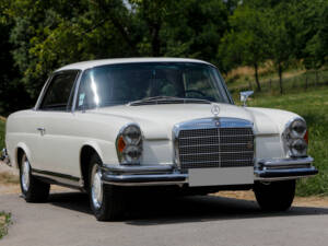 Image 42/50 of Mercedes-Benz 280 SE 3,5 (1970)