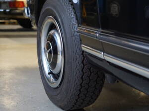 Image 25/29 of Mercedes-Benz 230 SL (1965)