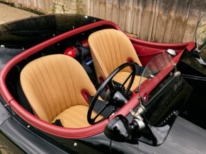 Image 16/22 of Jaguar XK 120 OTS (1951)