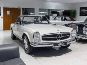 Image 1/74 of Mercedes-Benz 280 SL (1969)