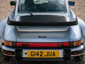 Image 34/40 of Porsche 911 Turbo LE (1989)