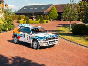 Image 4/28 of Lancia Delta HF Integrale Evoluzione I (1991)
