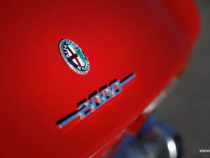 Image 26/43 of Alfa Romeo 2000 GT Veloce (1972)