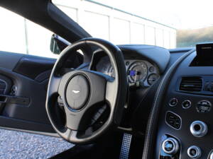 Bild 25/47 von Aston Martin DB 9 GT &quot;Bond Edition&quot; (2015)