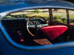 Image 39/50 de Jaguar E-Type 4.2 (1966)