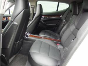 Image 69/98 of Porsche Panamera S (2010)