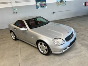 Afbeelding 4/40 van Mercedes-Benz SLK 230 Kompressor (1998)