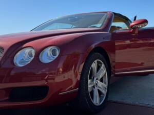 Image 4/8 of Bentley Continental GTC (2009)