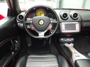 Immagine 53/98 di Ferrari California 30 (2013)