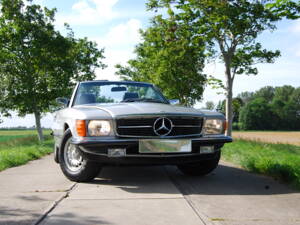 Image 18/96 de Mercedes-Benz 280 SL (1982)