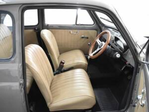 Image 16/33 of FIAT 500 L (1972)