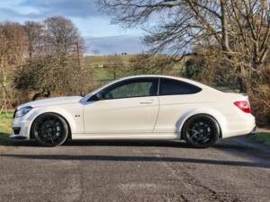 Imagen 2/40 de Mercedes-Benz C 63 AMG (2013)