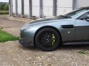 Image 38/39 of Aston Martin V8 Vantage AMR (2017)