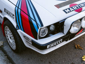 Image 6/26 of Lancia Delta 1.5 LX (1992)