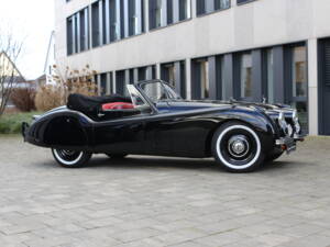 Image 35/40 de Jaguar XK 120 DHC (1953)